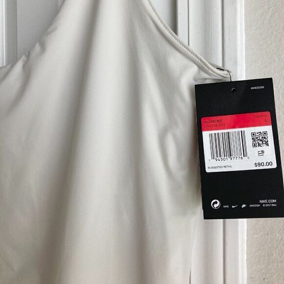 Nike Bliss Luxe Women's Training Dress with Built-In Shorts Slim Fit NWT Large - Picture 10 of 14